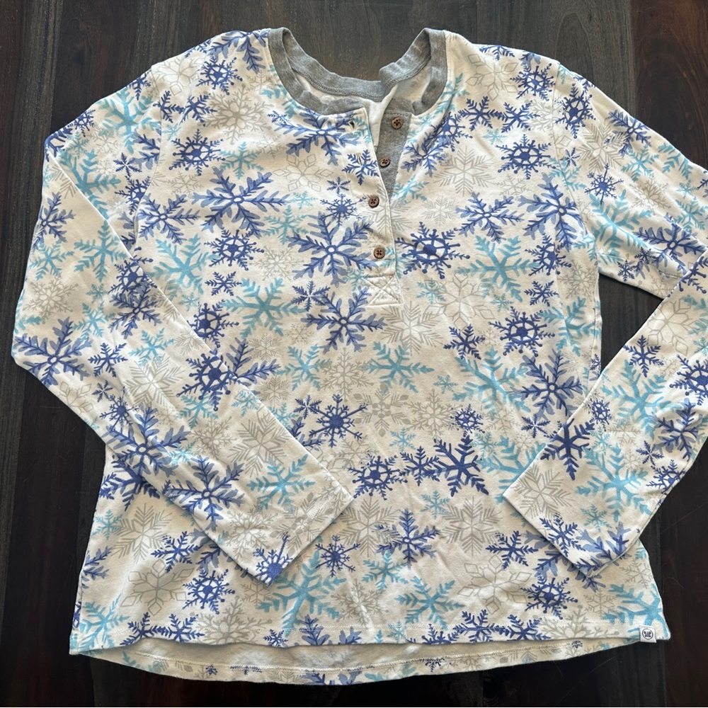 The Honest Company Blue and Gray Long Sleeve Pajama Top